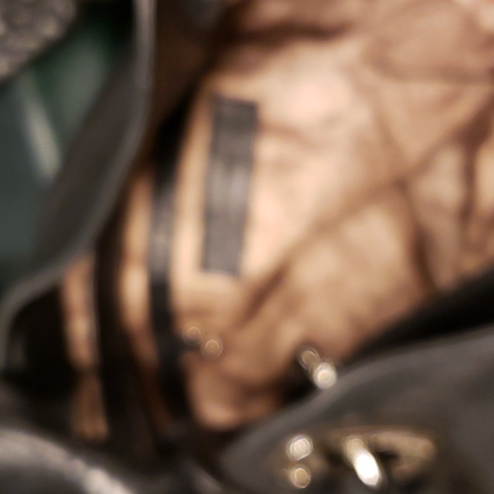 B. MAKOWSKY Handbag - Picture 3 of 4